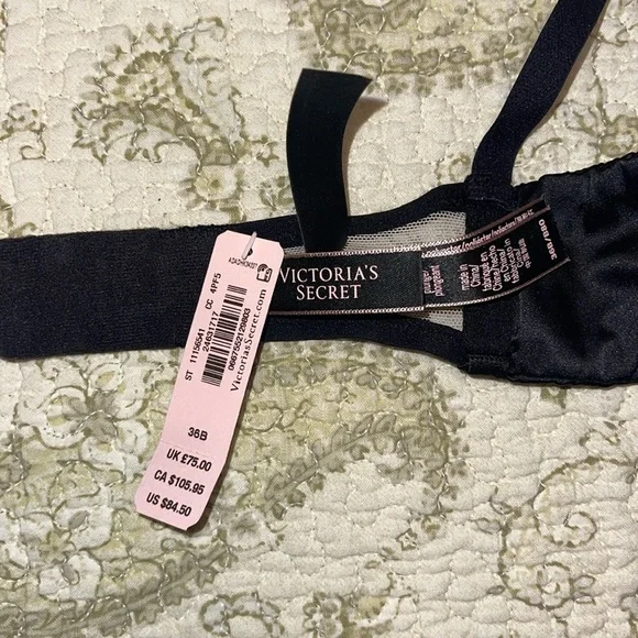 Victoria’s Secret Floral Plunge Bra